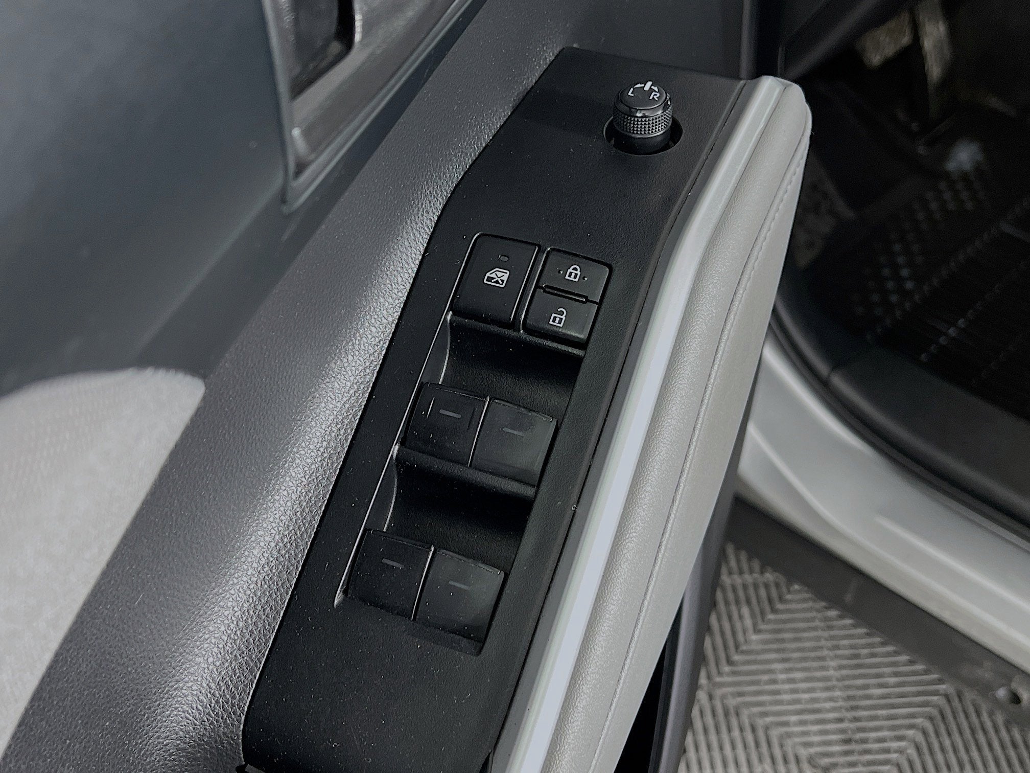 2023 Toyota Highlander Base