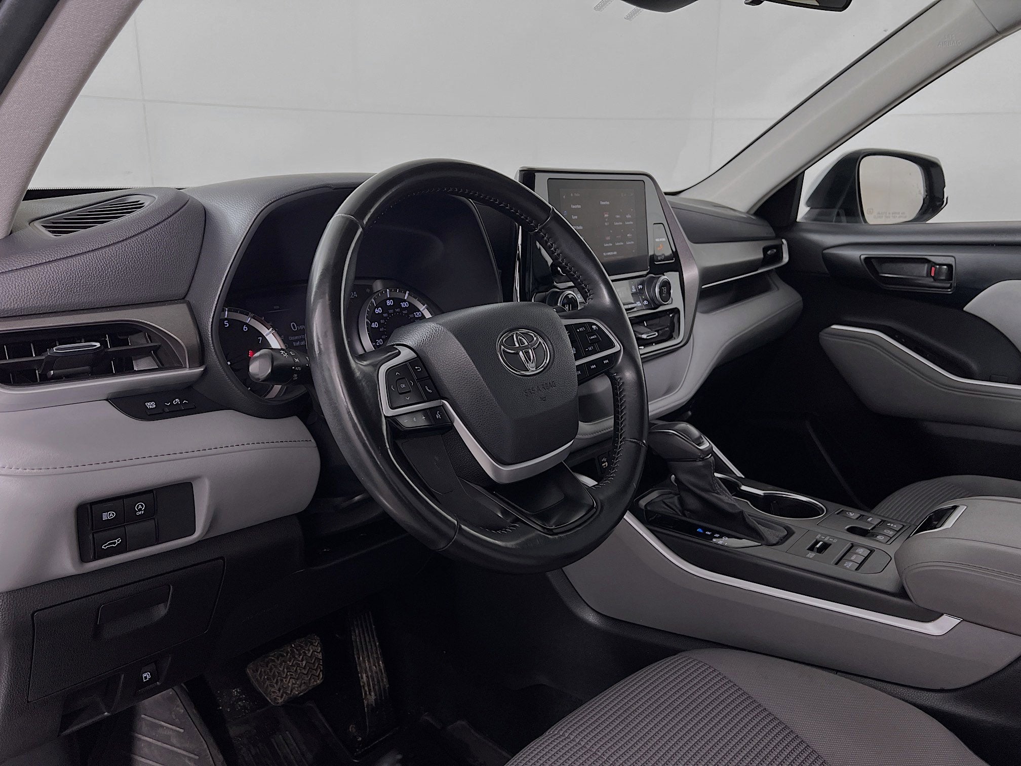 2023 Toyota Highlander Base