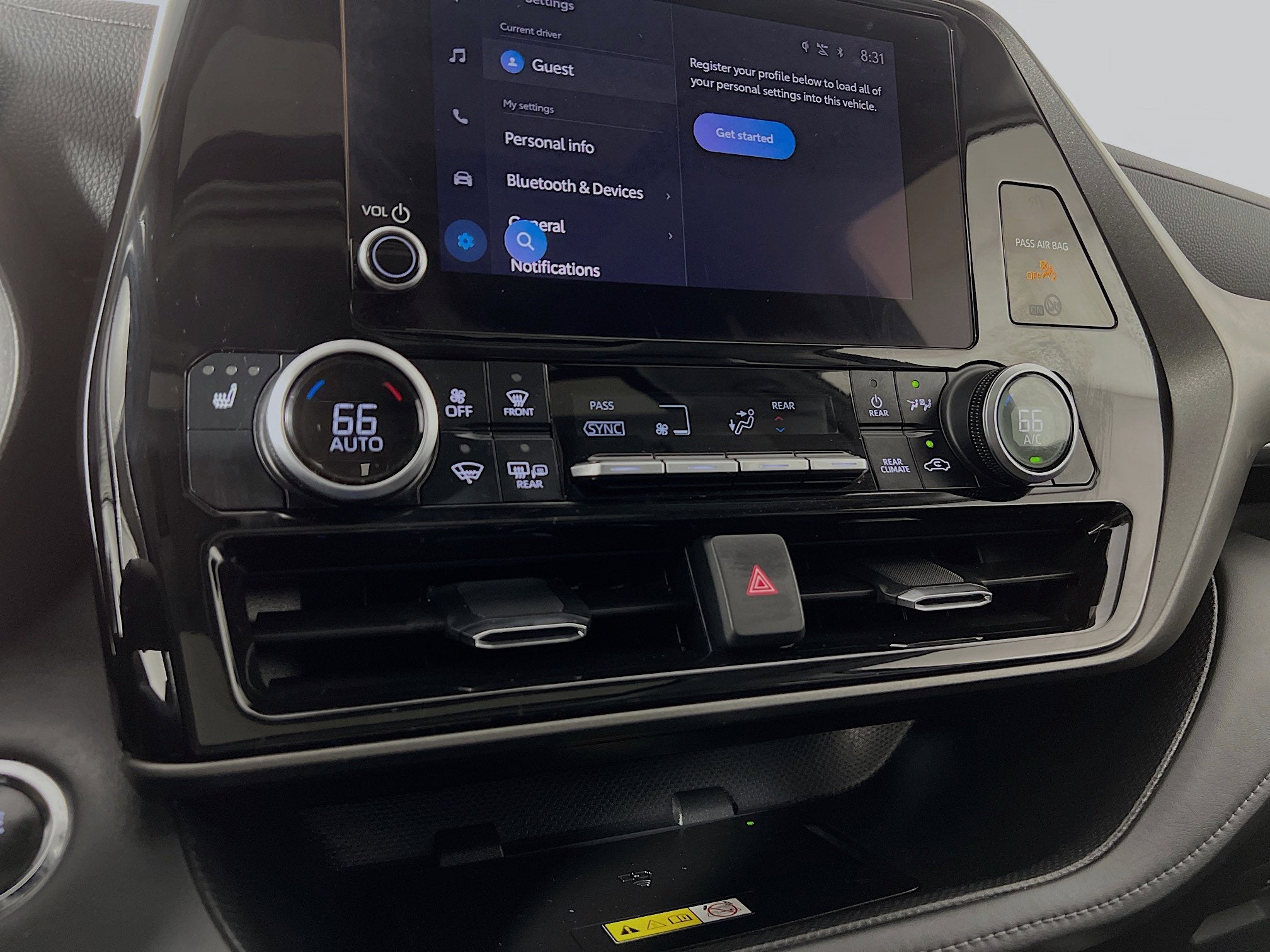 2023 Toyota Highlander Base