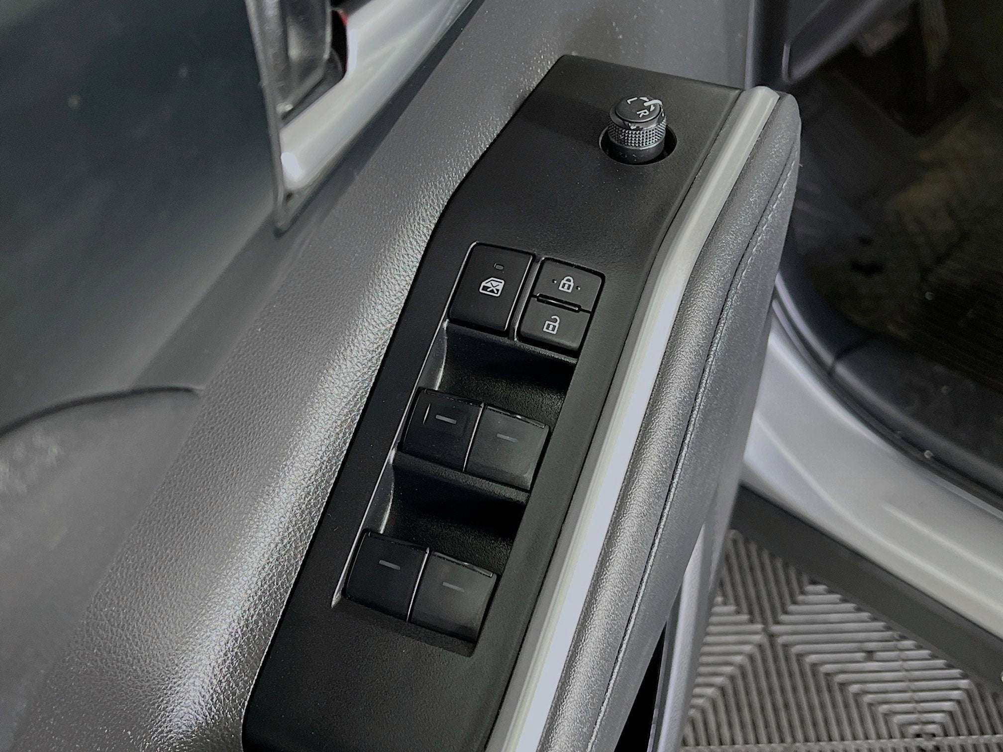 2023 Toyota Highlander Base