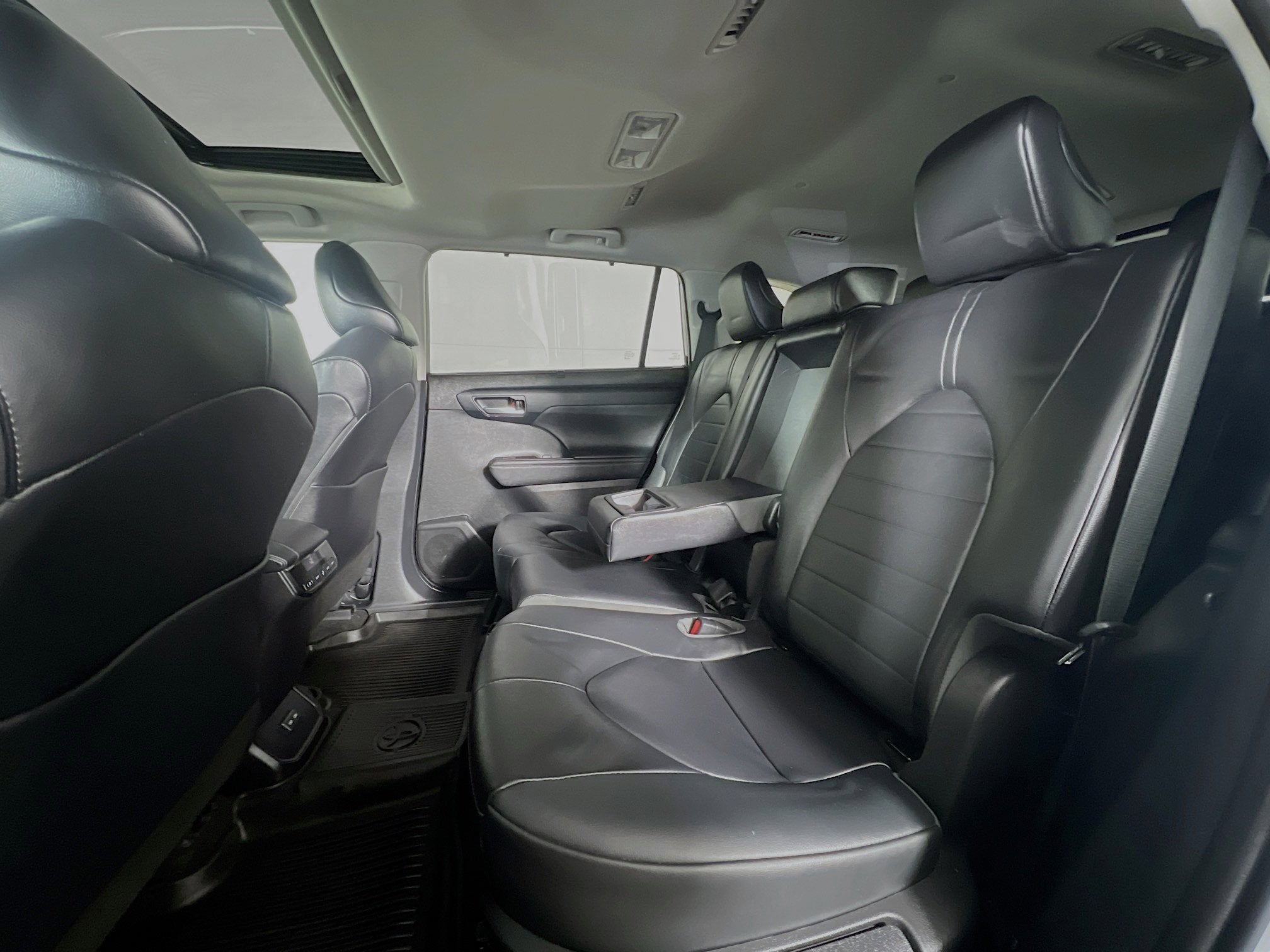 2023 Toyota Highlander Base