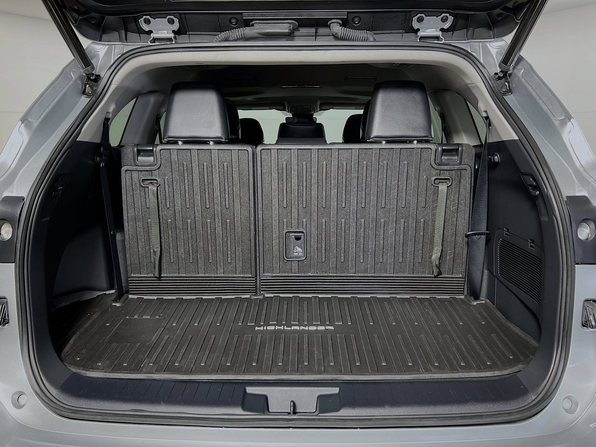 2023 Toyota Highlander Base