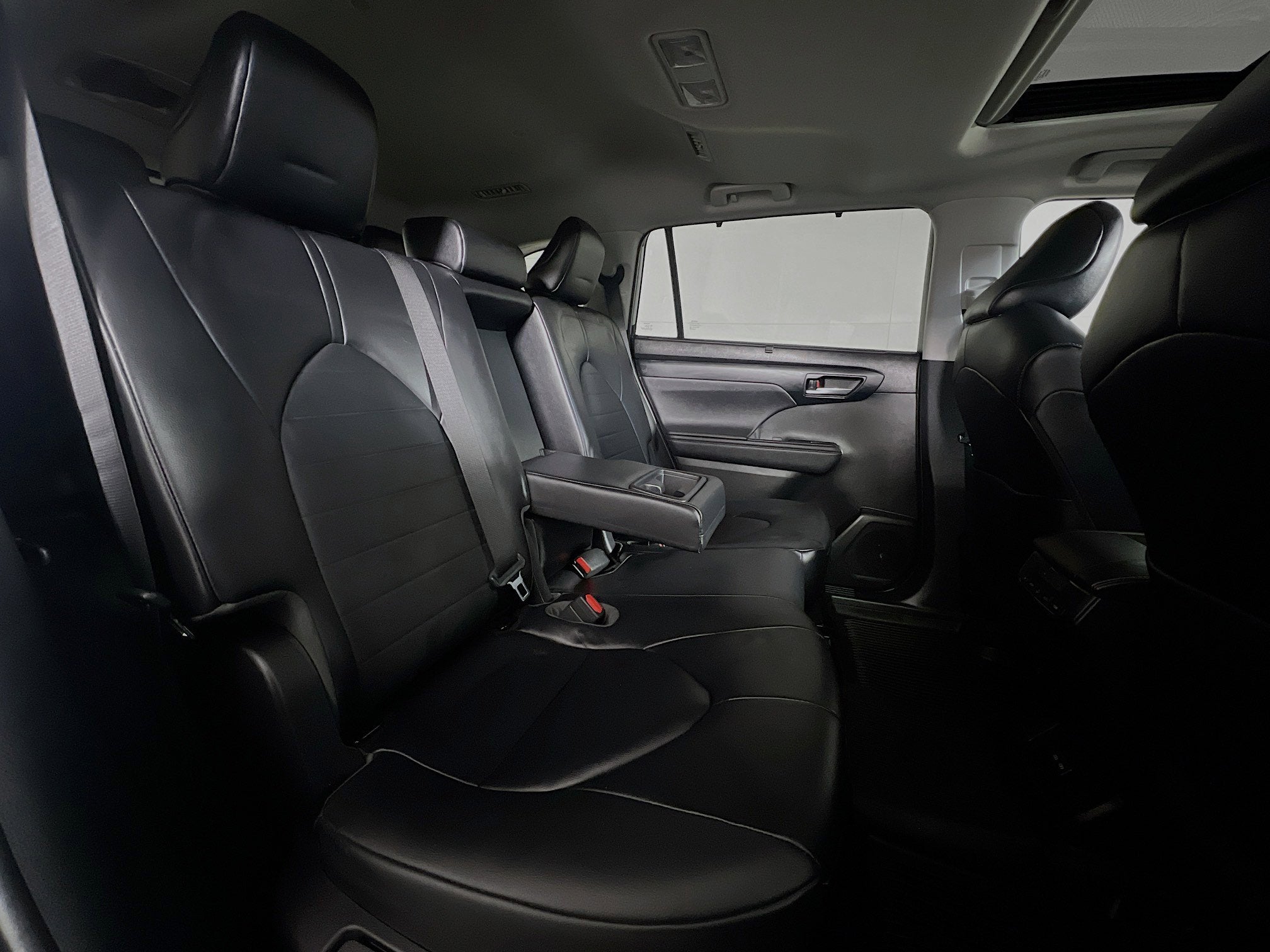 2023 Toyota Highlander Base