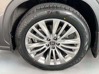 2023 Toyota Highlander Platinum