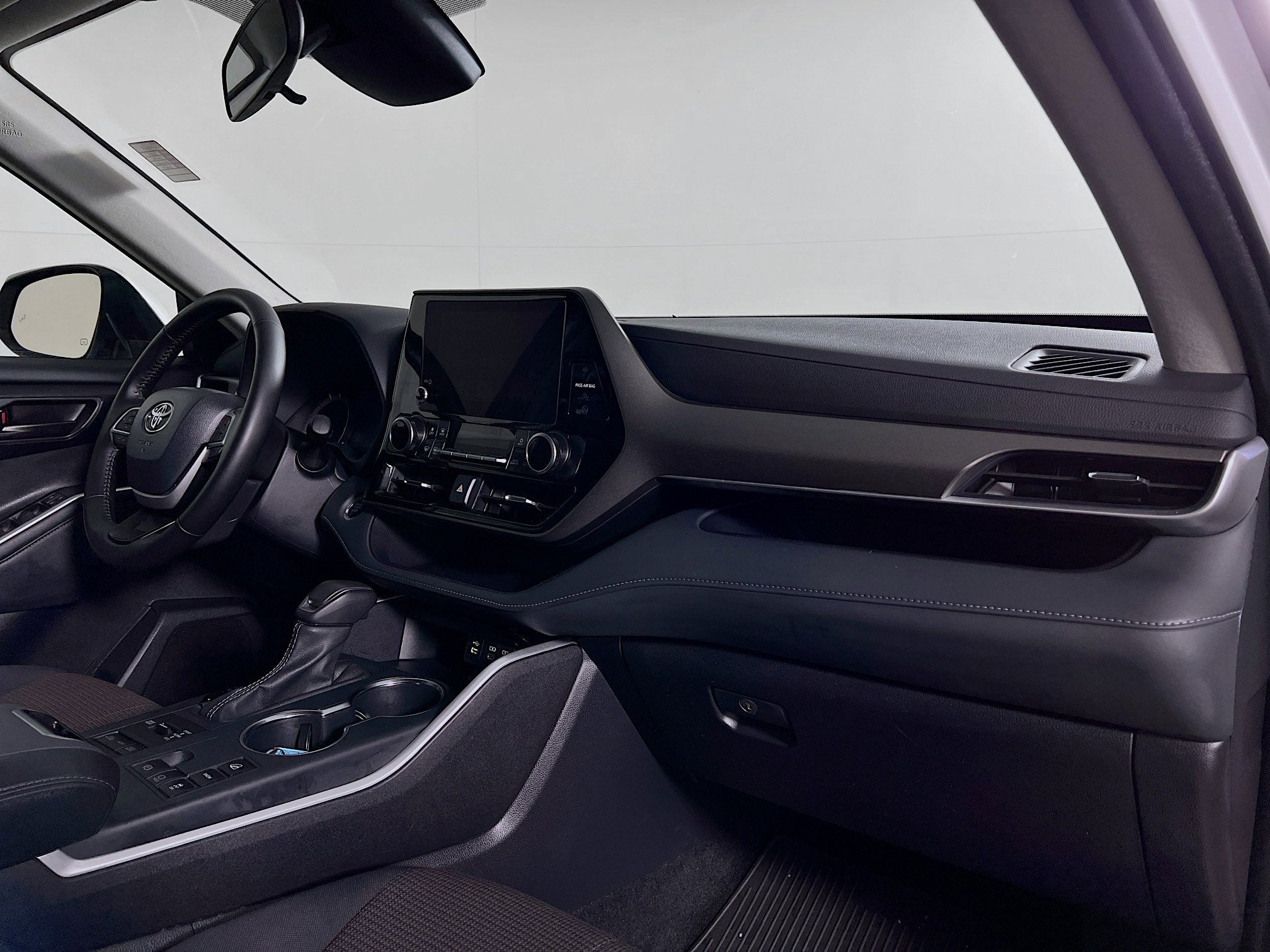 2025 Toyota Highlander LE