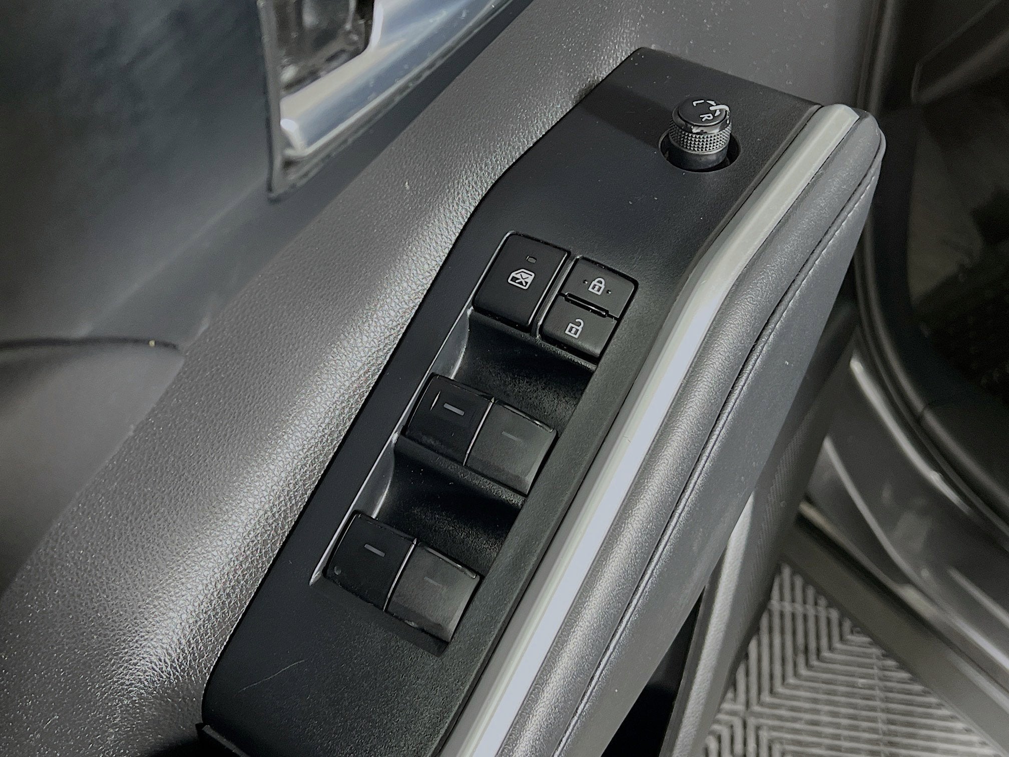 2023 Toyota Highlander Base