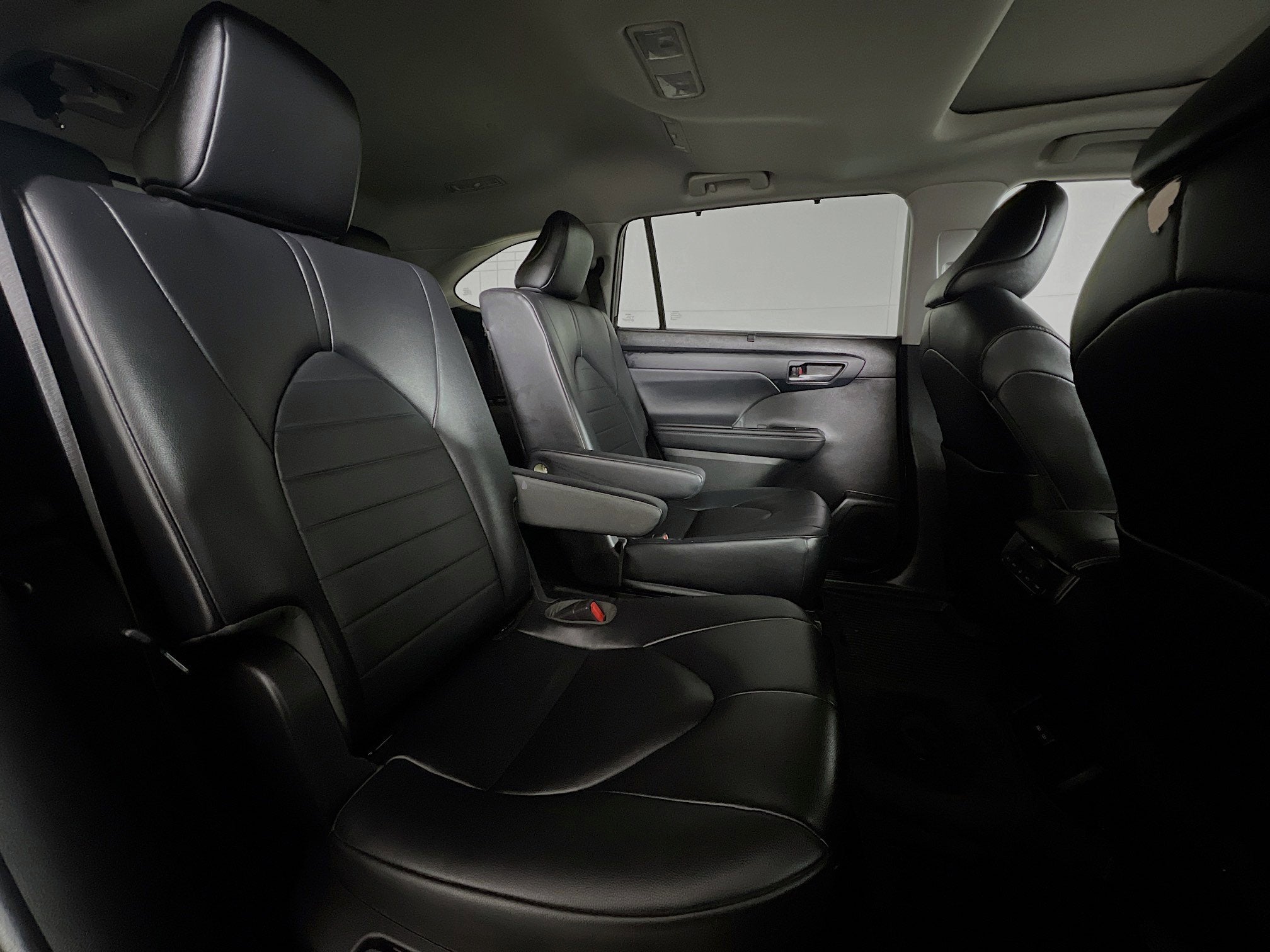 2023 Toyota Highlander Base