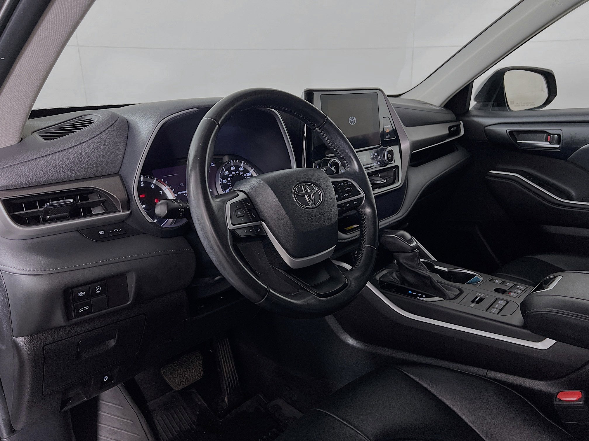 2023 Toyota Highlander Base