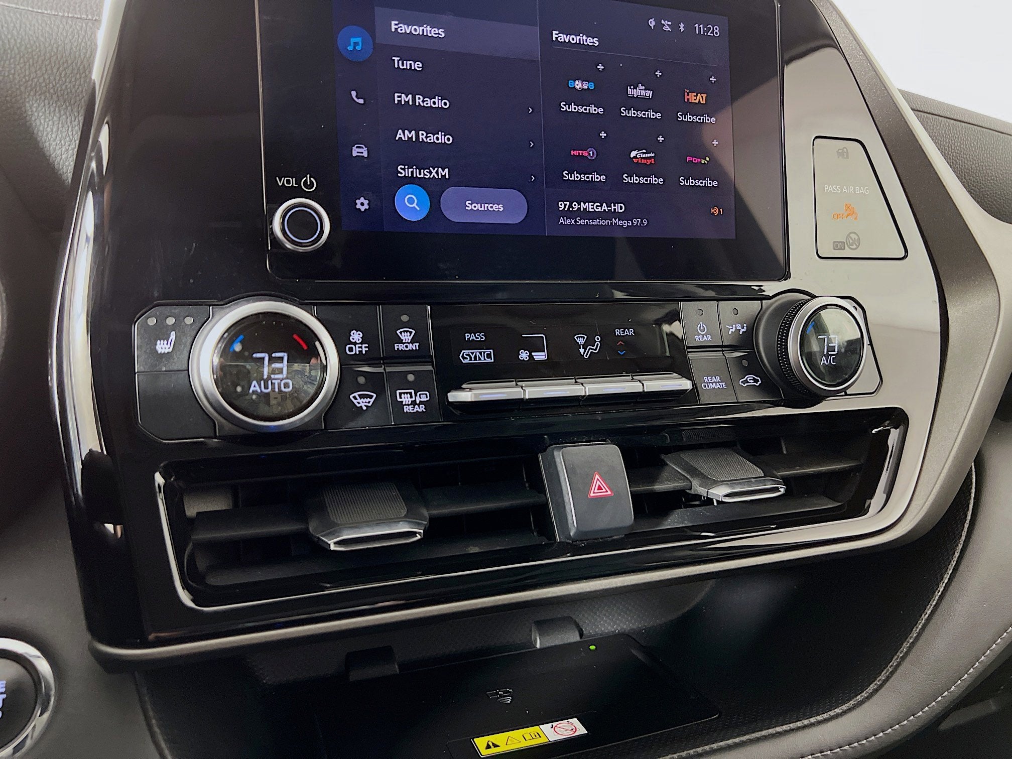 2023 Toyota Highlander Base