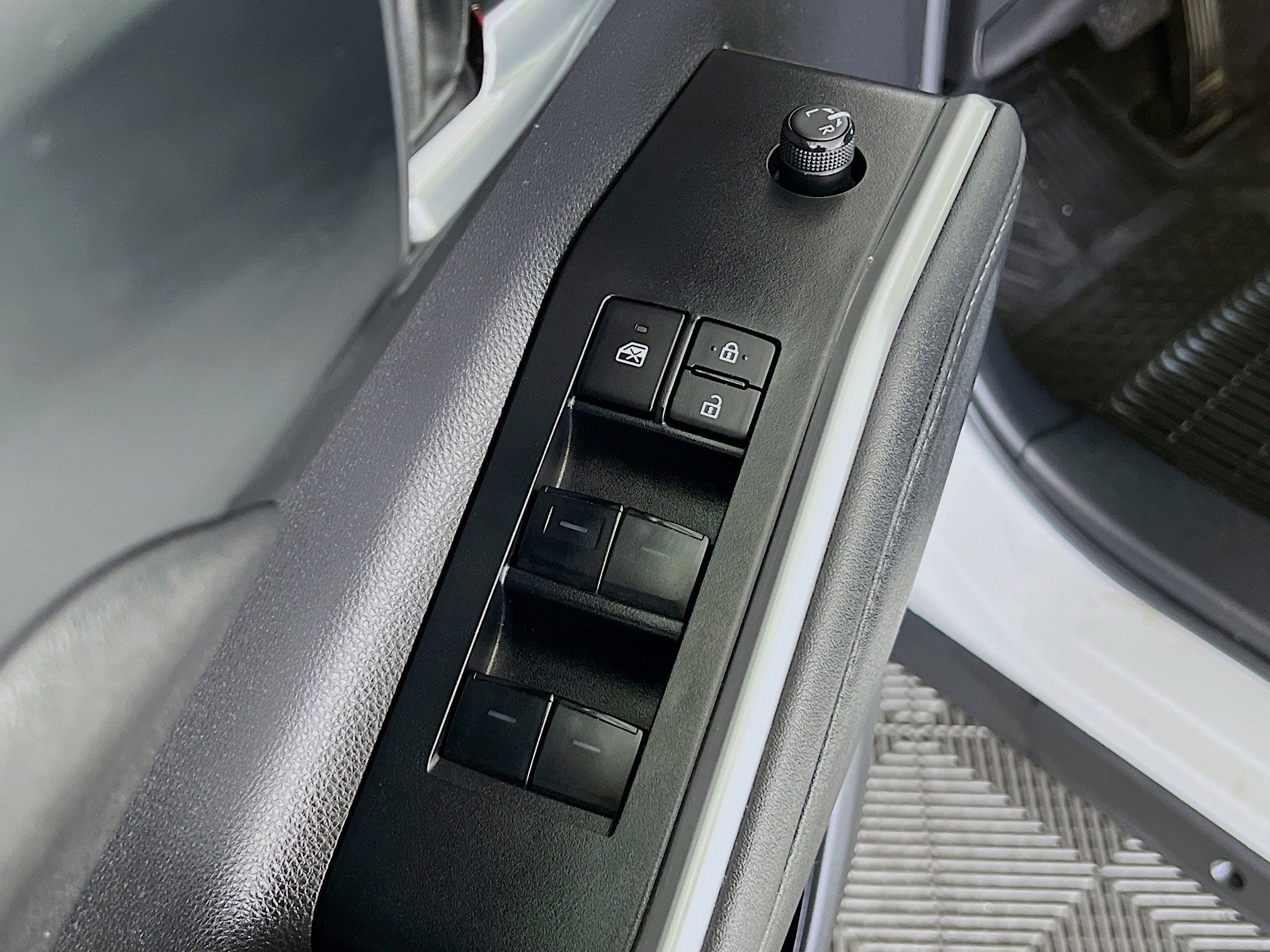 2023 Toyota Highlander Base