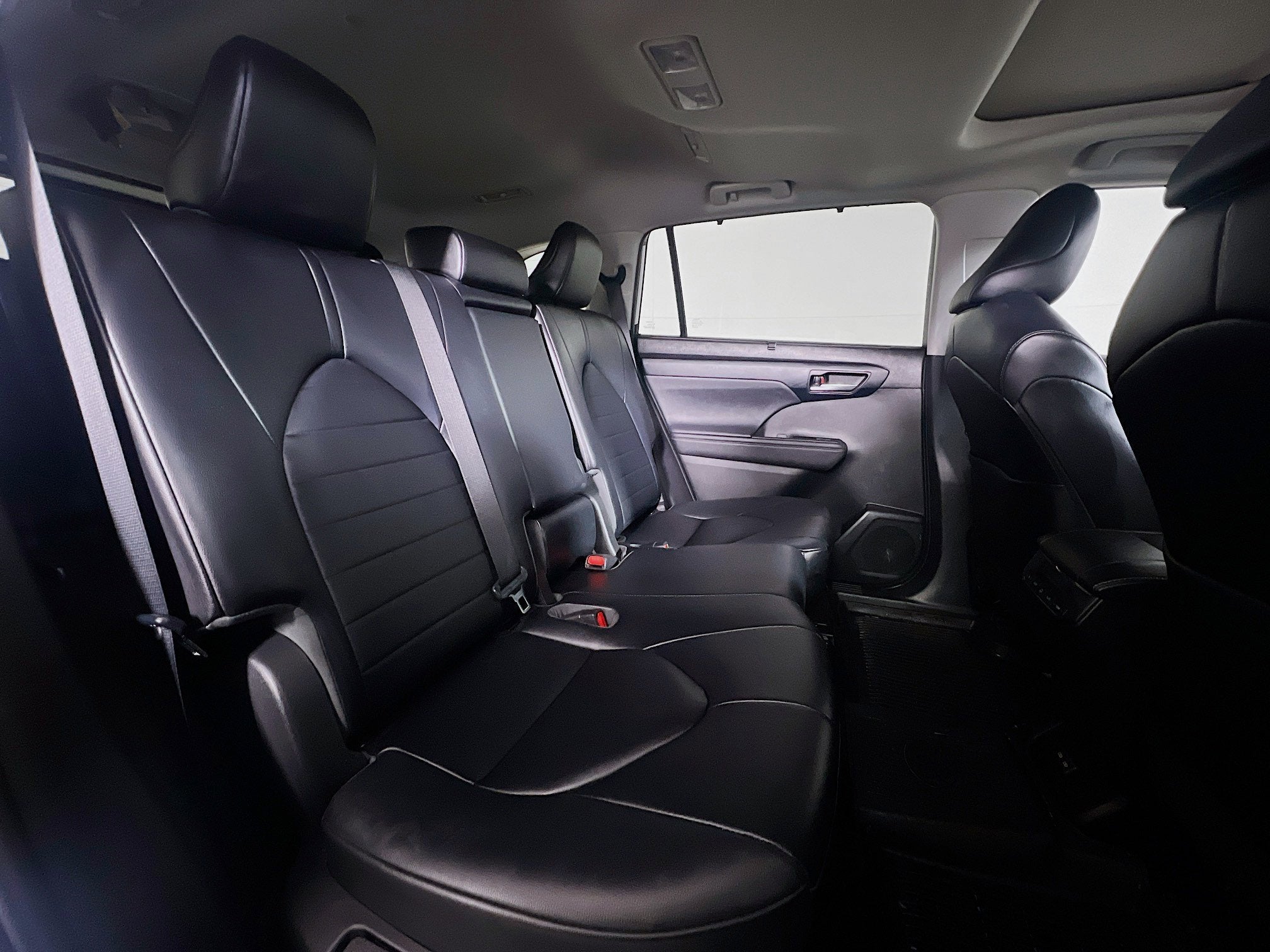 2023 Toyota Highlander Base