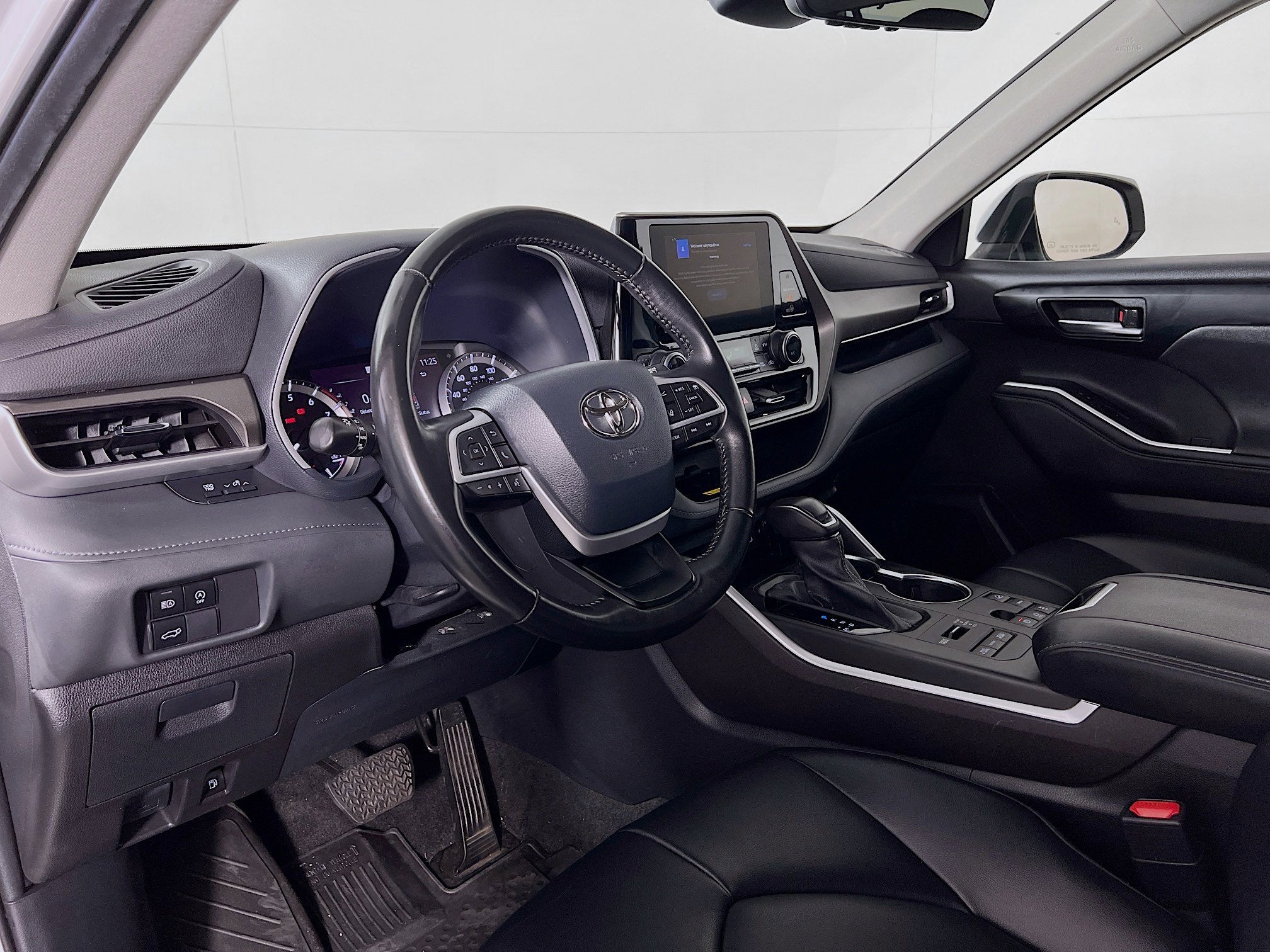 2023 Toyota Highlander Base