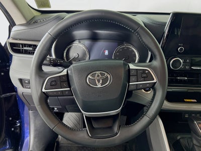 2023 Toyota Highlander Base