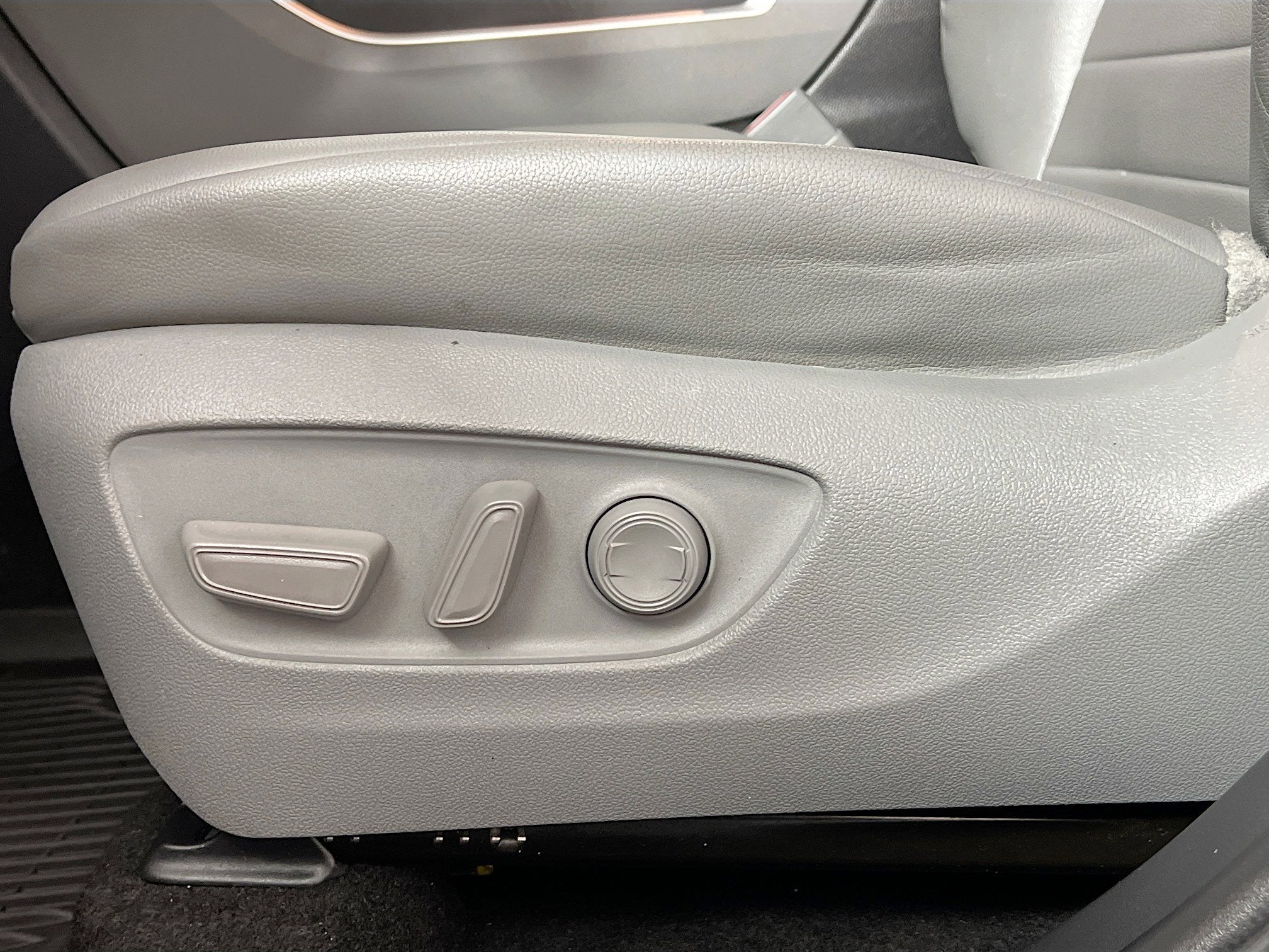 2023 Toyota Highlander Base