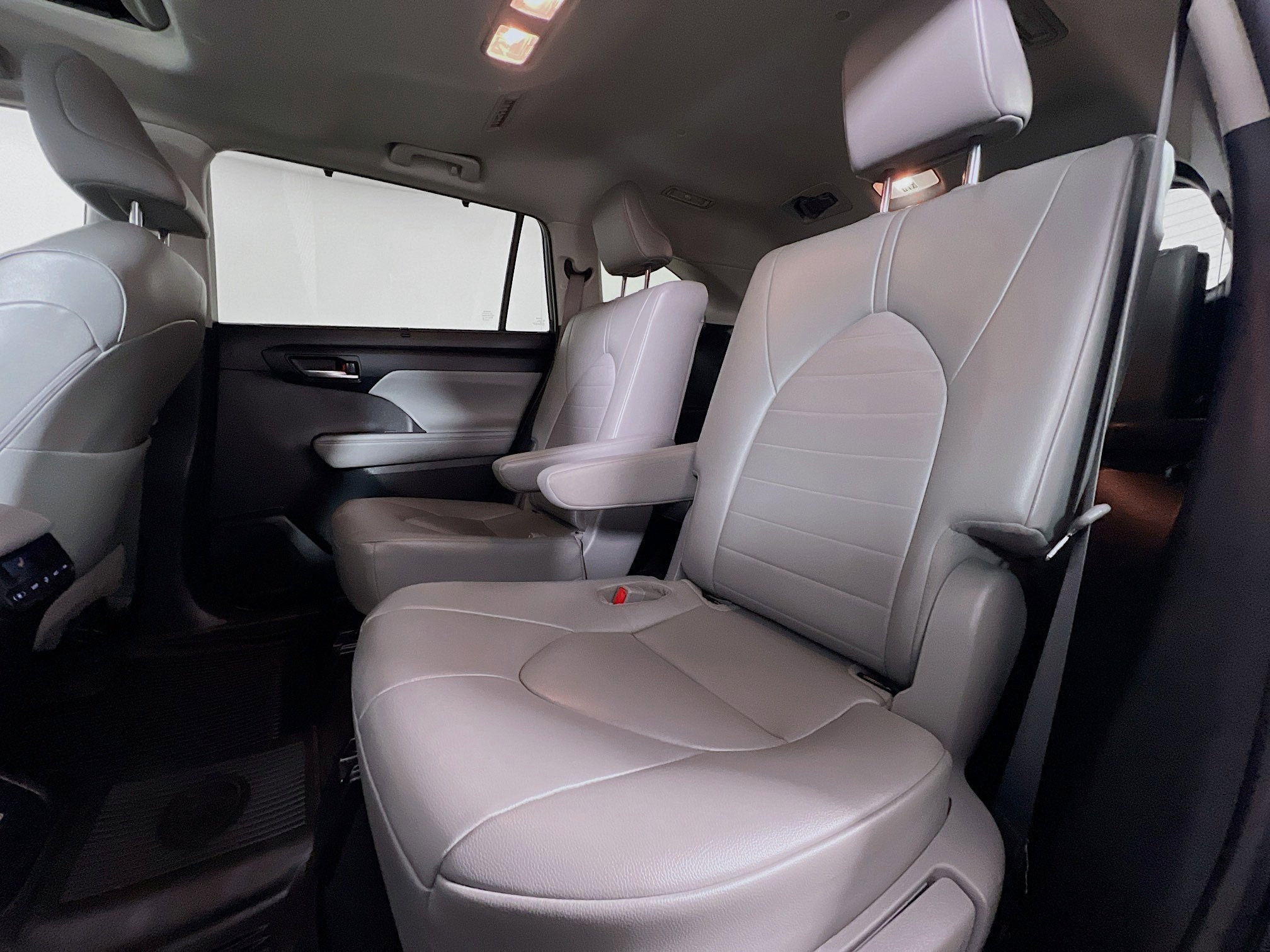 2023 Toyota Highlander Base