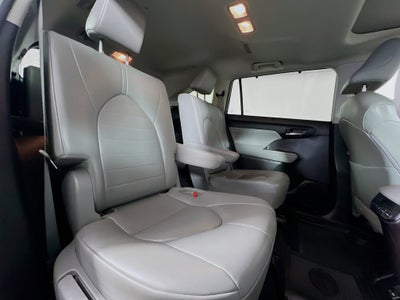 2023 Toyota Highlander Base