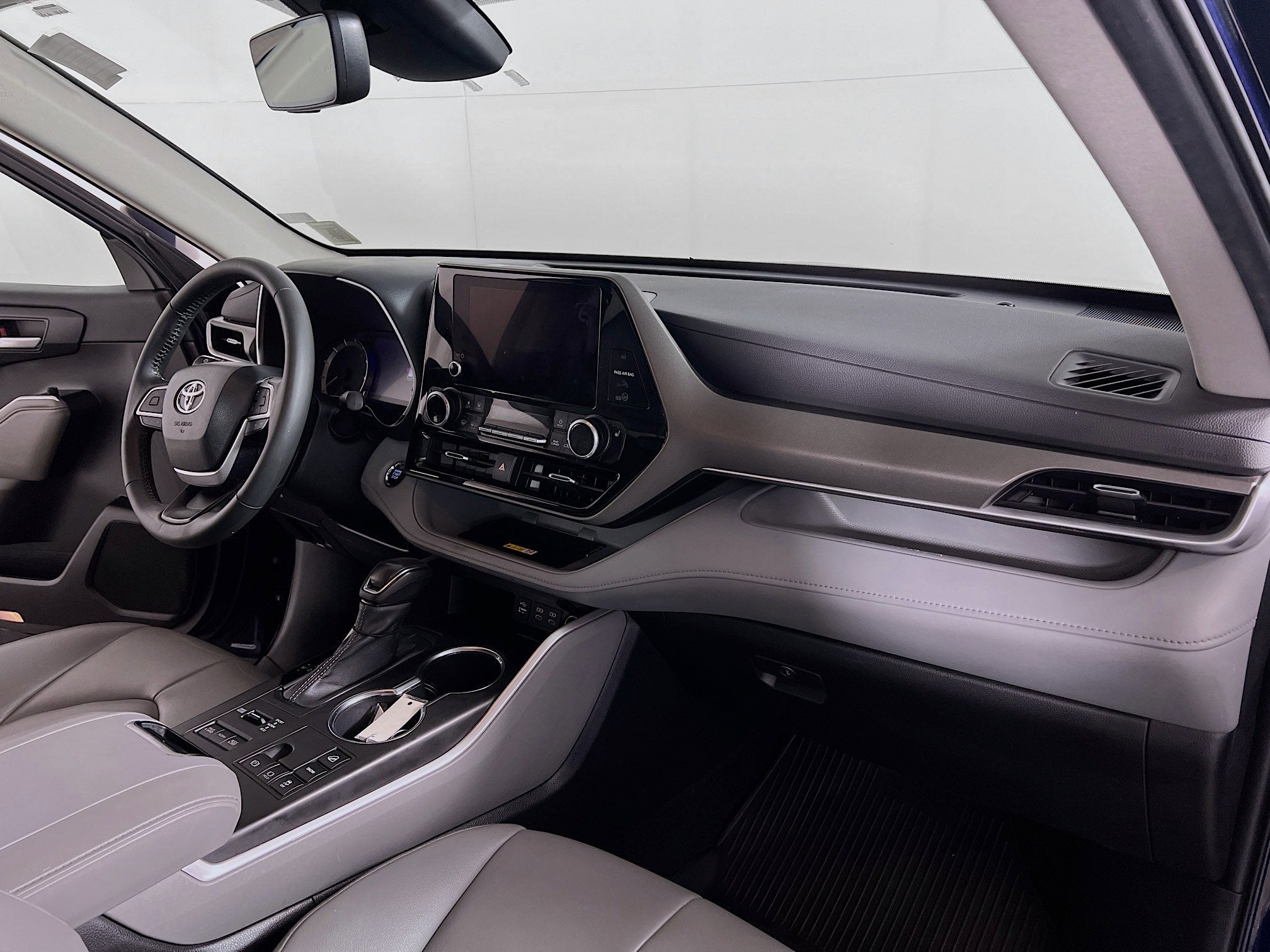 2023 Toyota Highlander Base