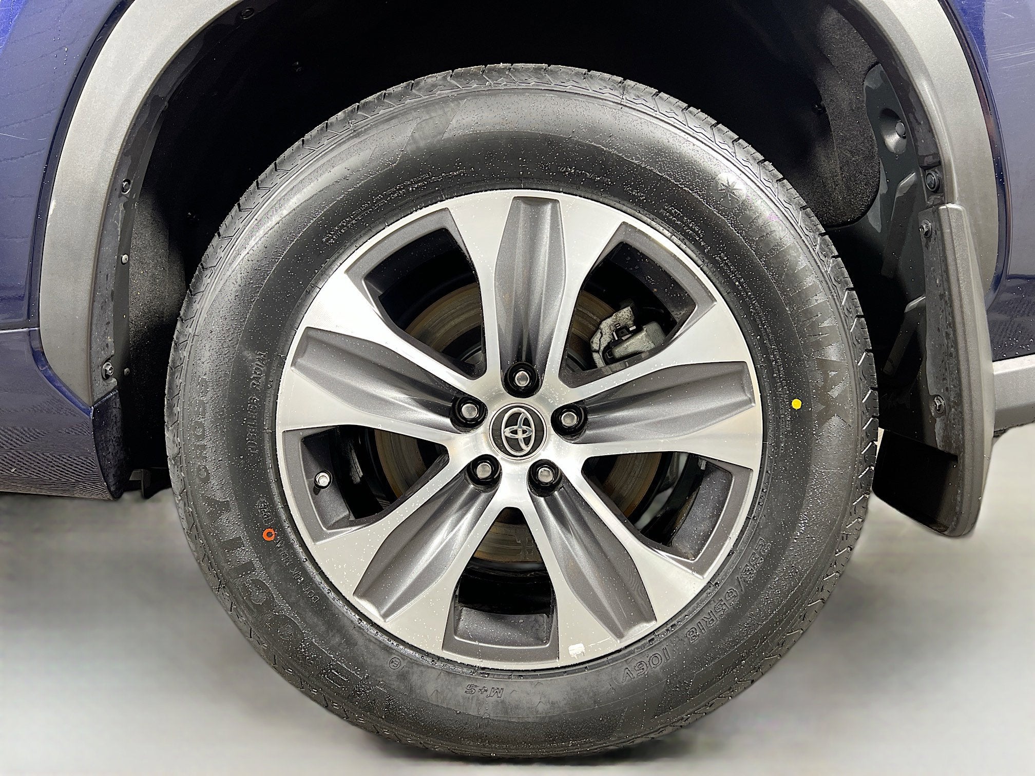 2023 Toyota Highlander Base