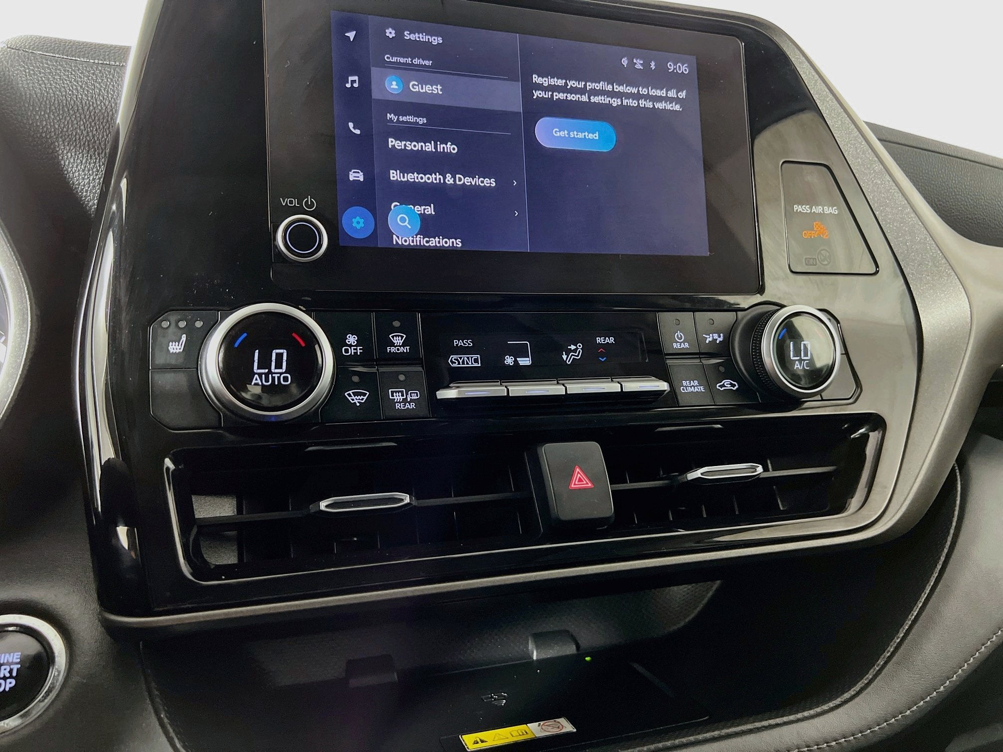 2023 Toyota Highlander Base