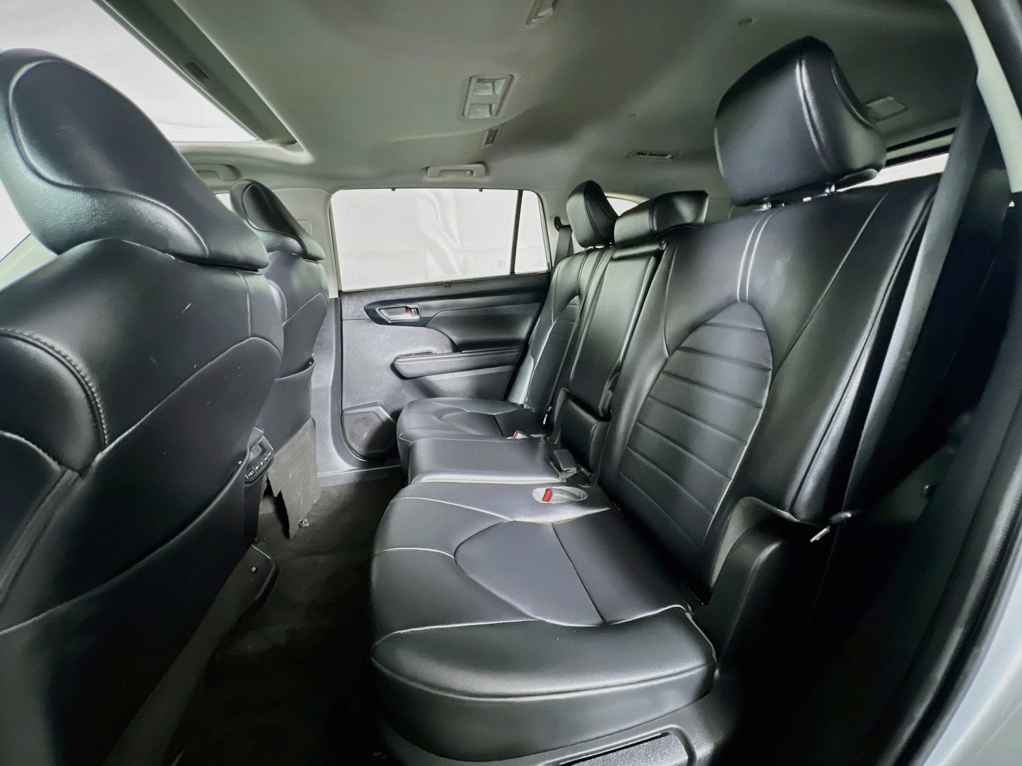 2023 Toyota Highlander Base