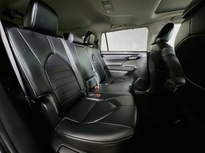 2023 Toyota Highlander Base