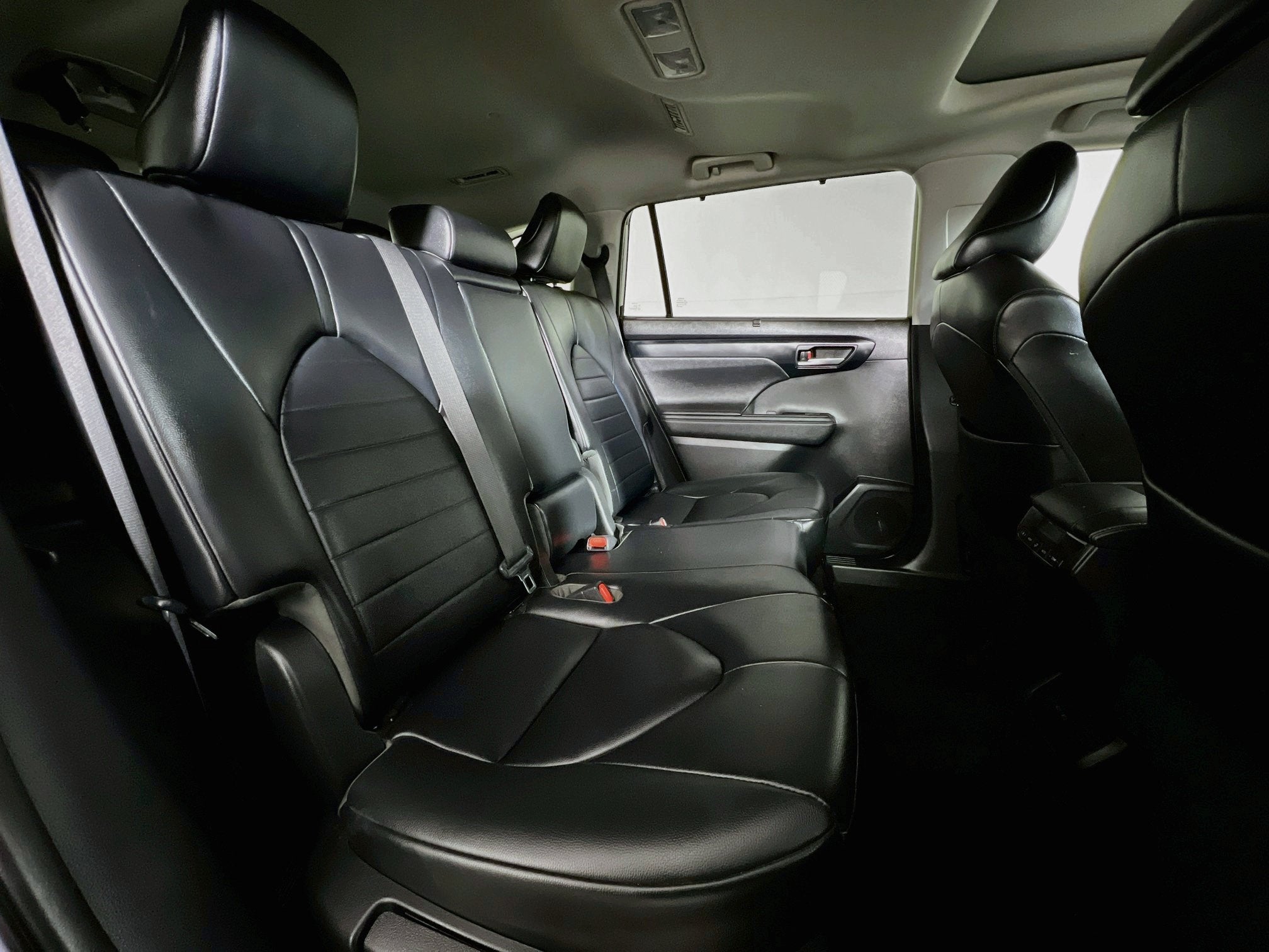 2023 Toyota Highlander Base