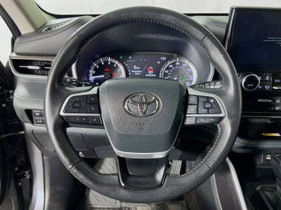 2023 Toyota Highlander Base
