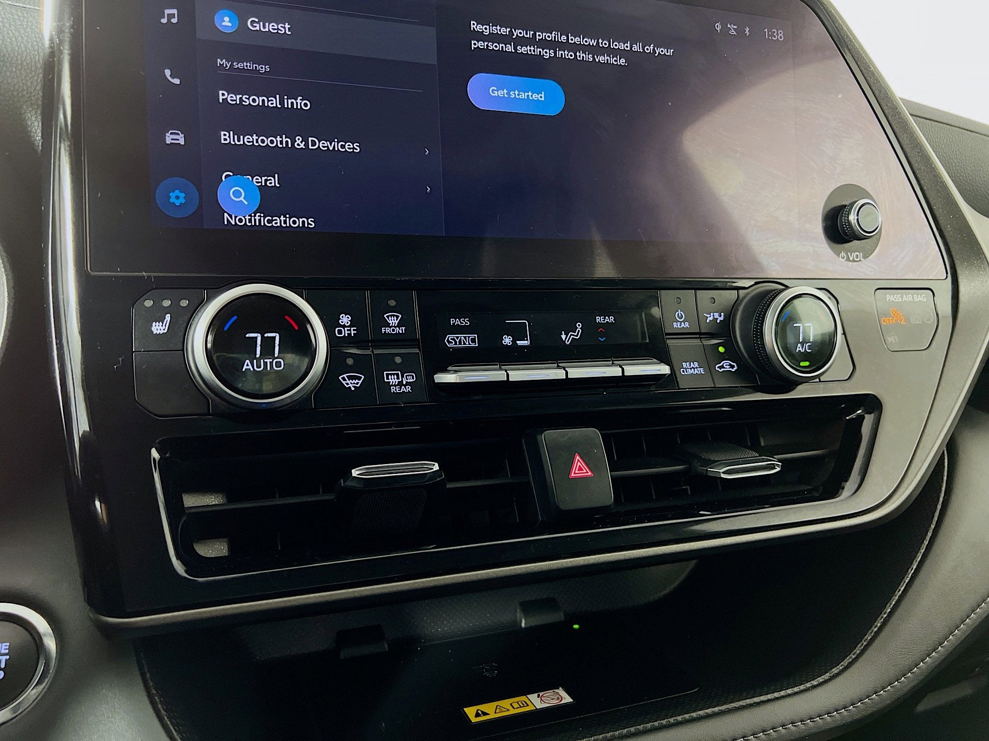 2023 Toyota Highlander Base