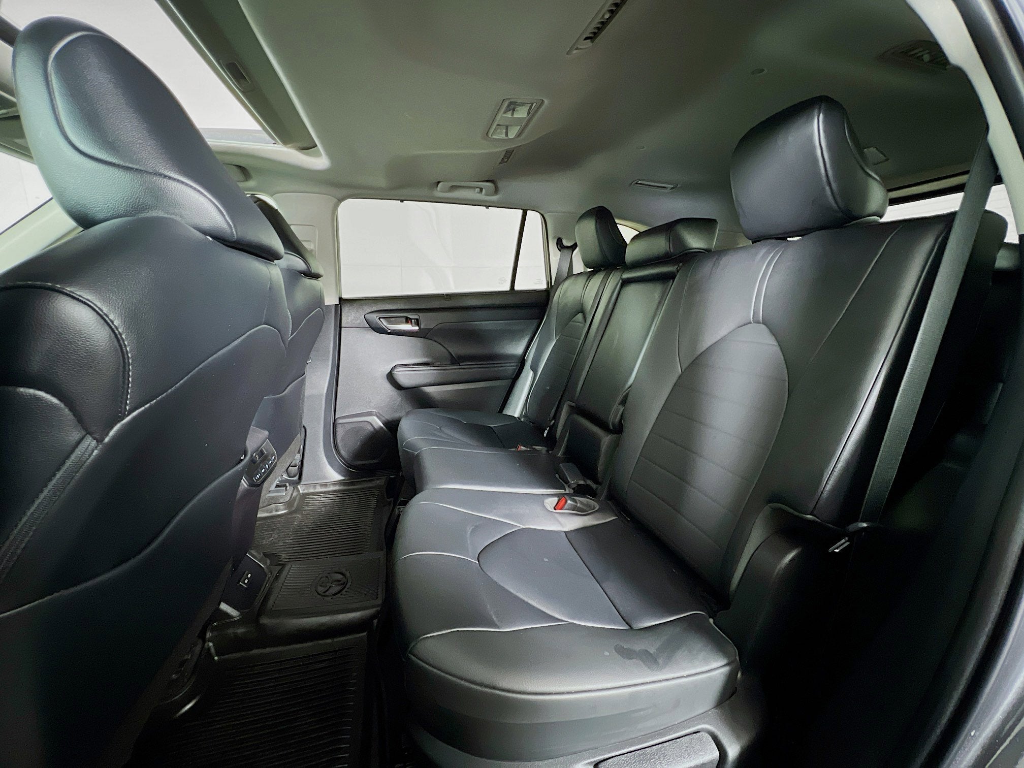 2023 Toyota Highlander Base