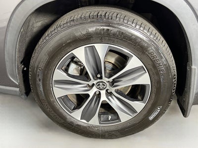 2023 Toyota Highlander Base