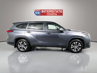 2023 Toyota Highlander Base