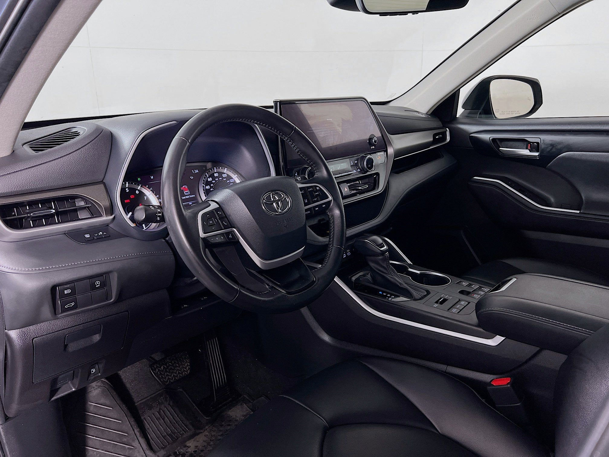 2023 Toyota Highlander Base