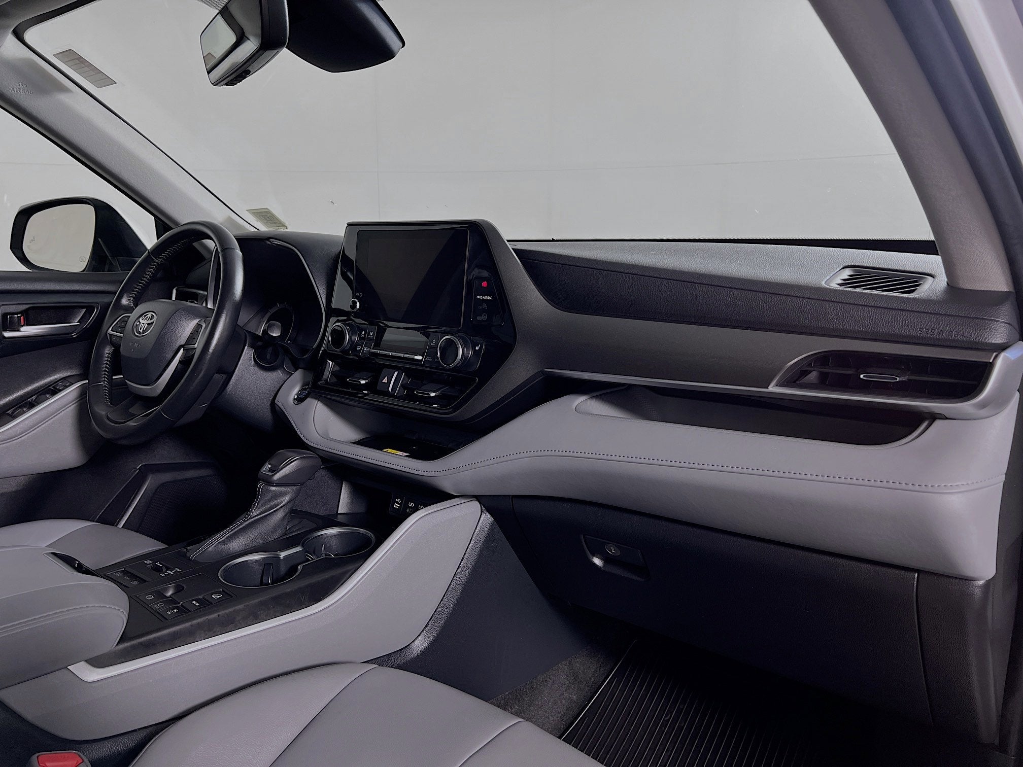 2023 Toyota Highlander Base