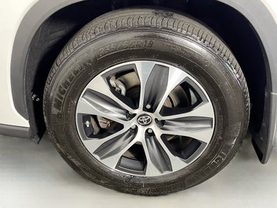 2023 Toyota Highlander Base