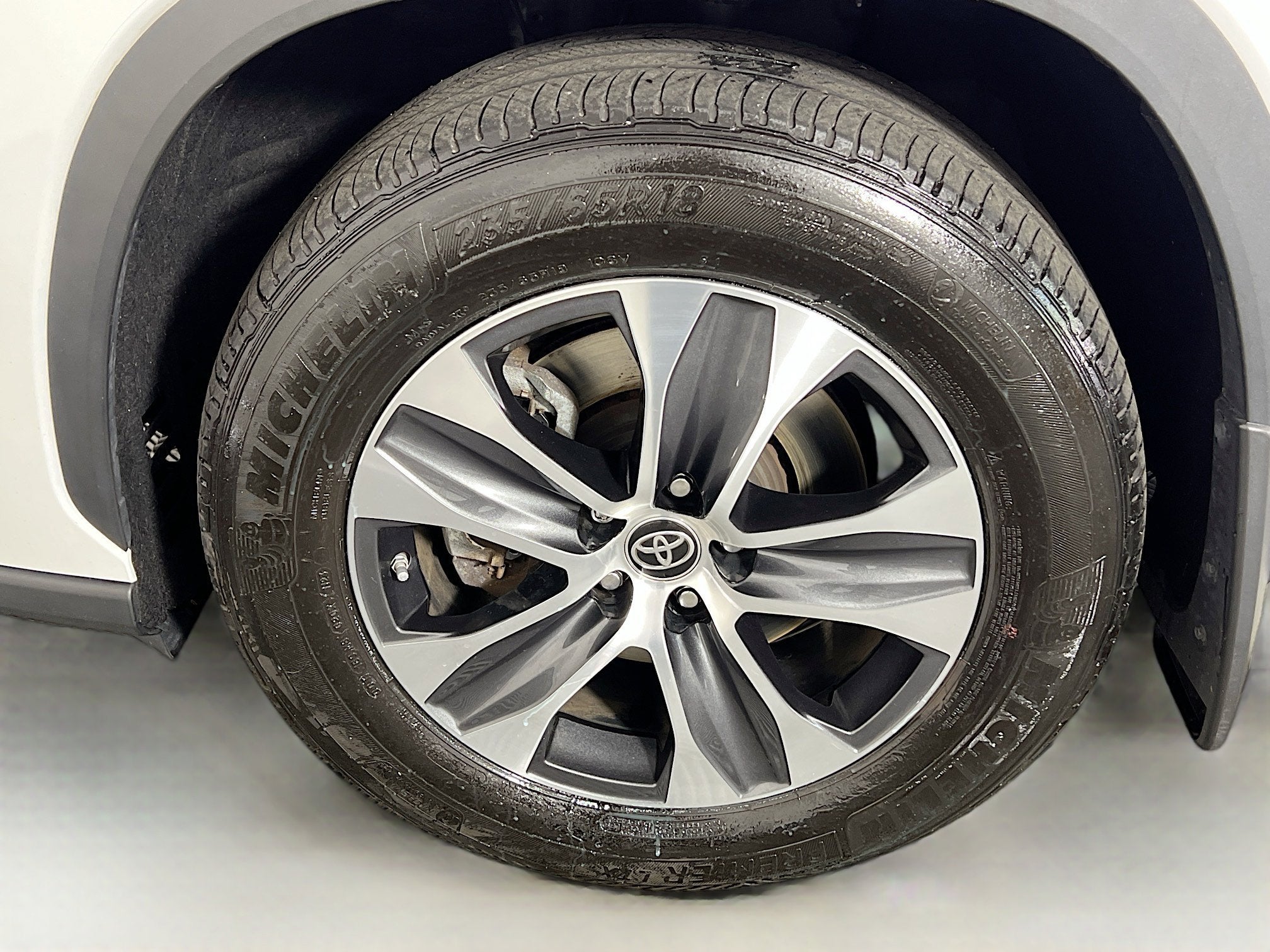 2023 Toyota Highlander Base