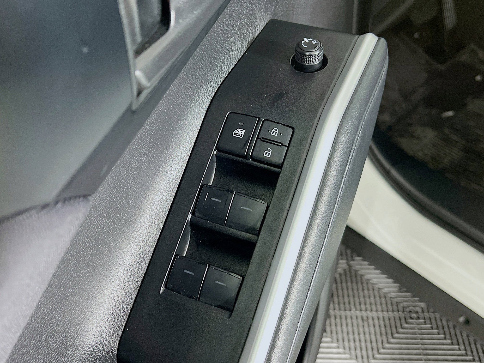 2025 Toyota Highlander Base