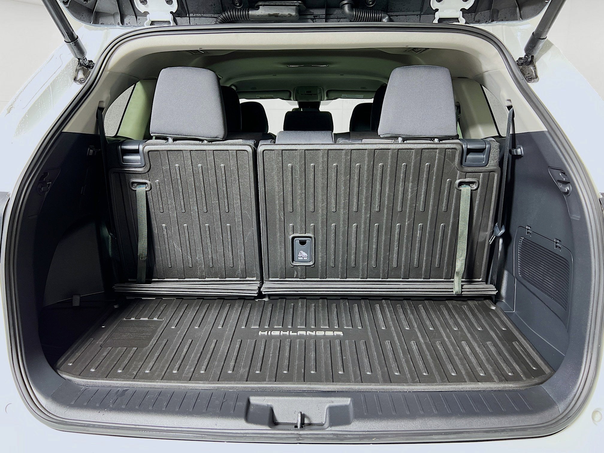 2025 Toyota Highlander Base