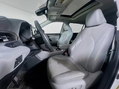 2023 Toyota Highlander Base