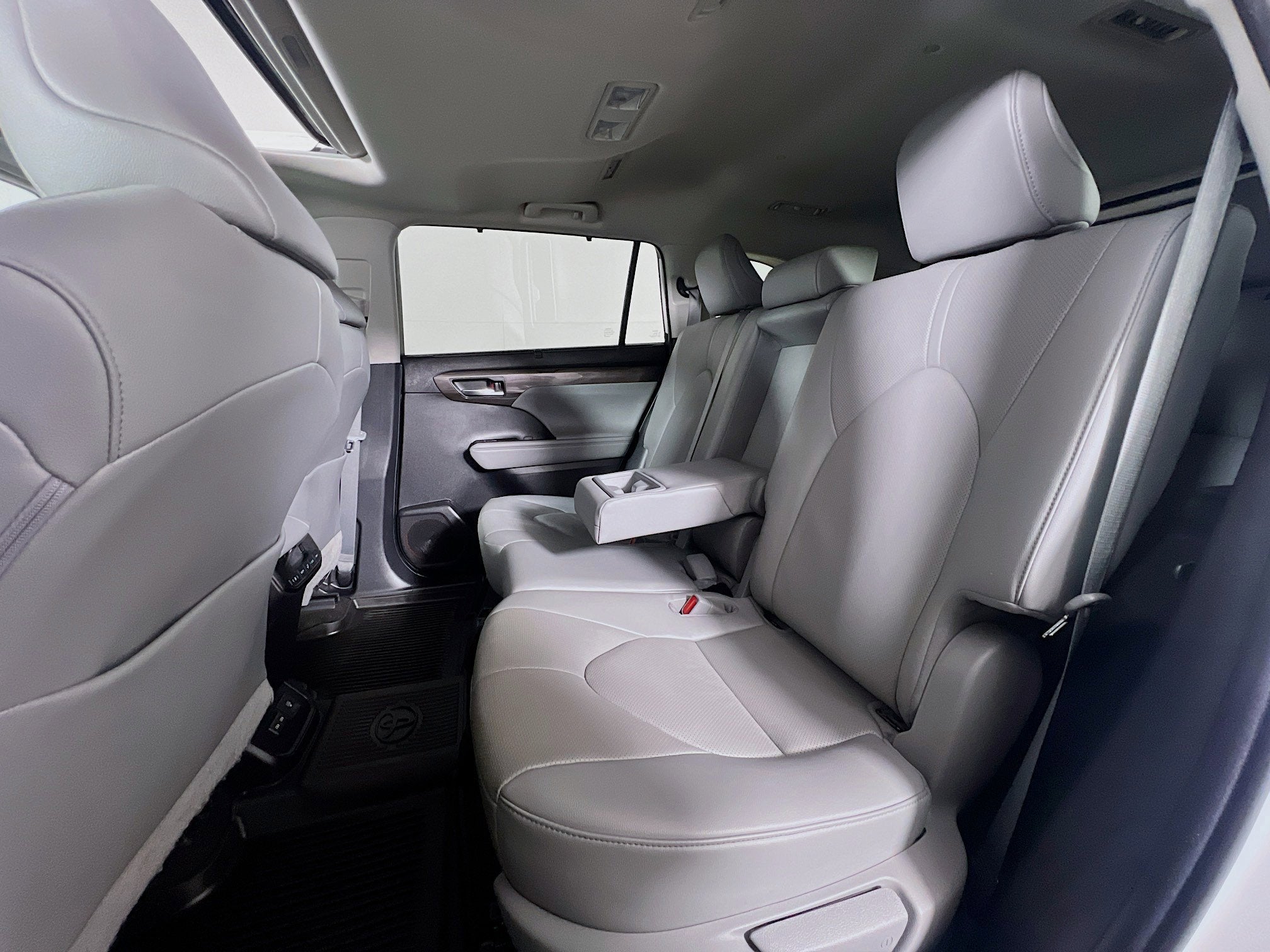 2023 Toyota Highlander Base