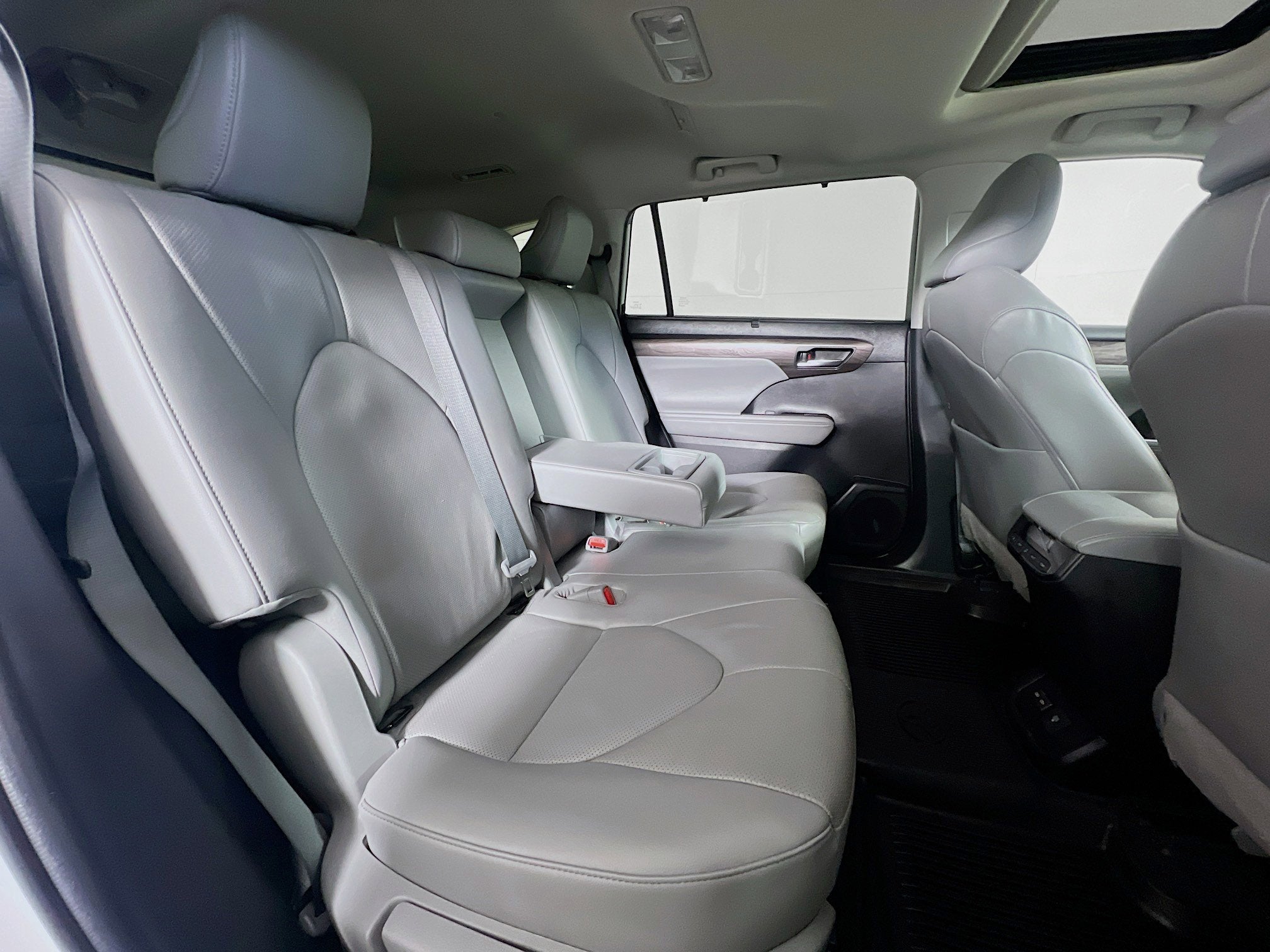 2023 Toyota Highlander Base