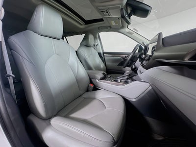 2023 Toyota Highlander Base