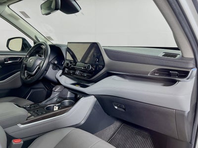 2023 Toyota Highlander Base