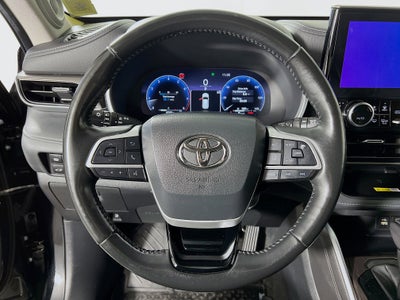 2023 Toyota Highlander Base