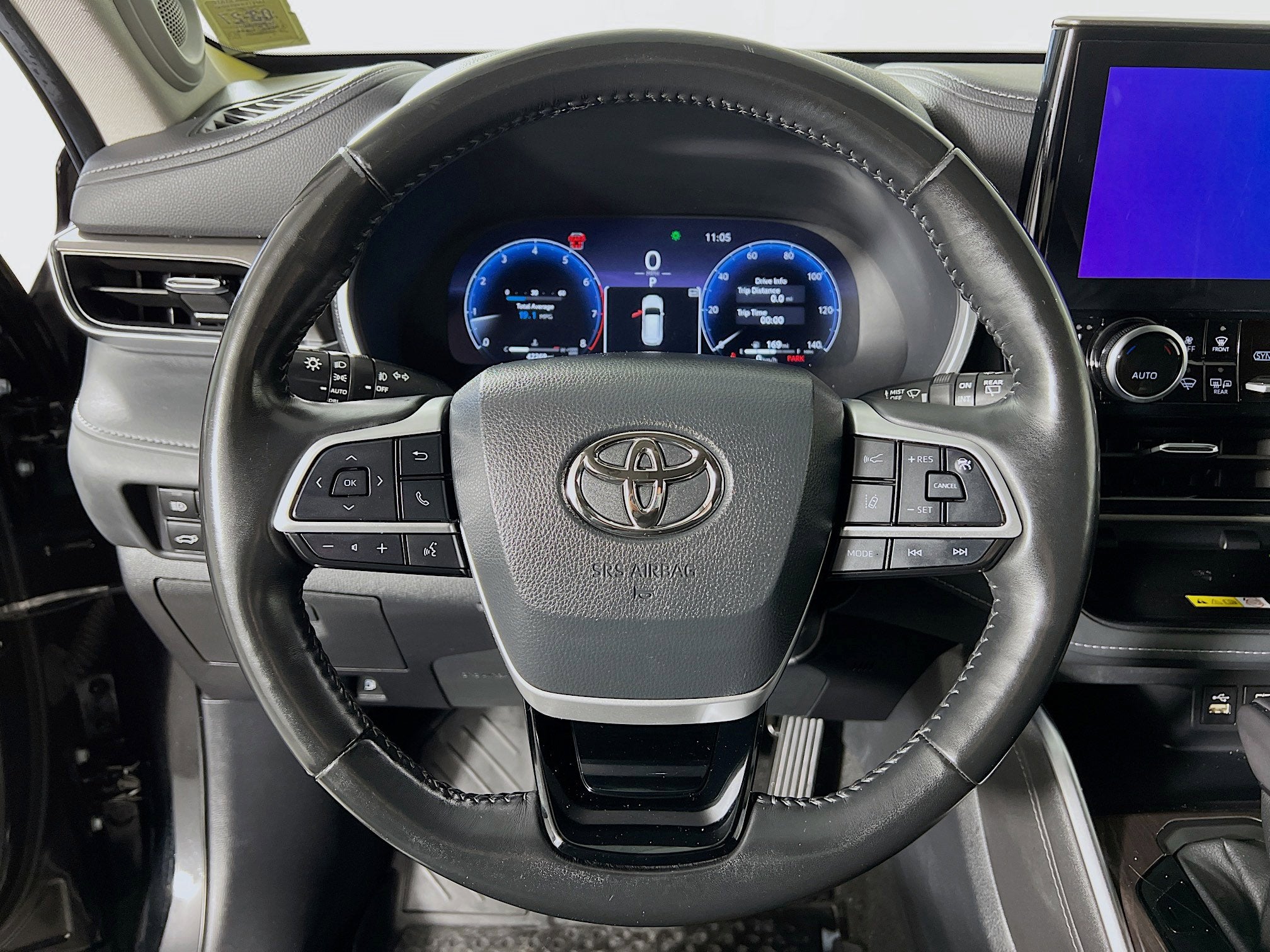 2023 Toyota Highlander Base
