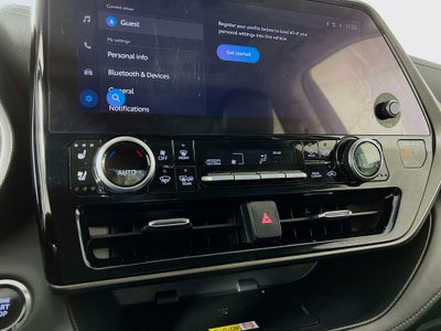 2023 Toyota Highlander Base