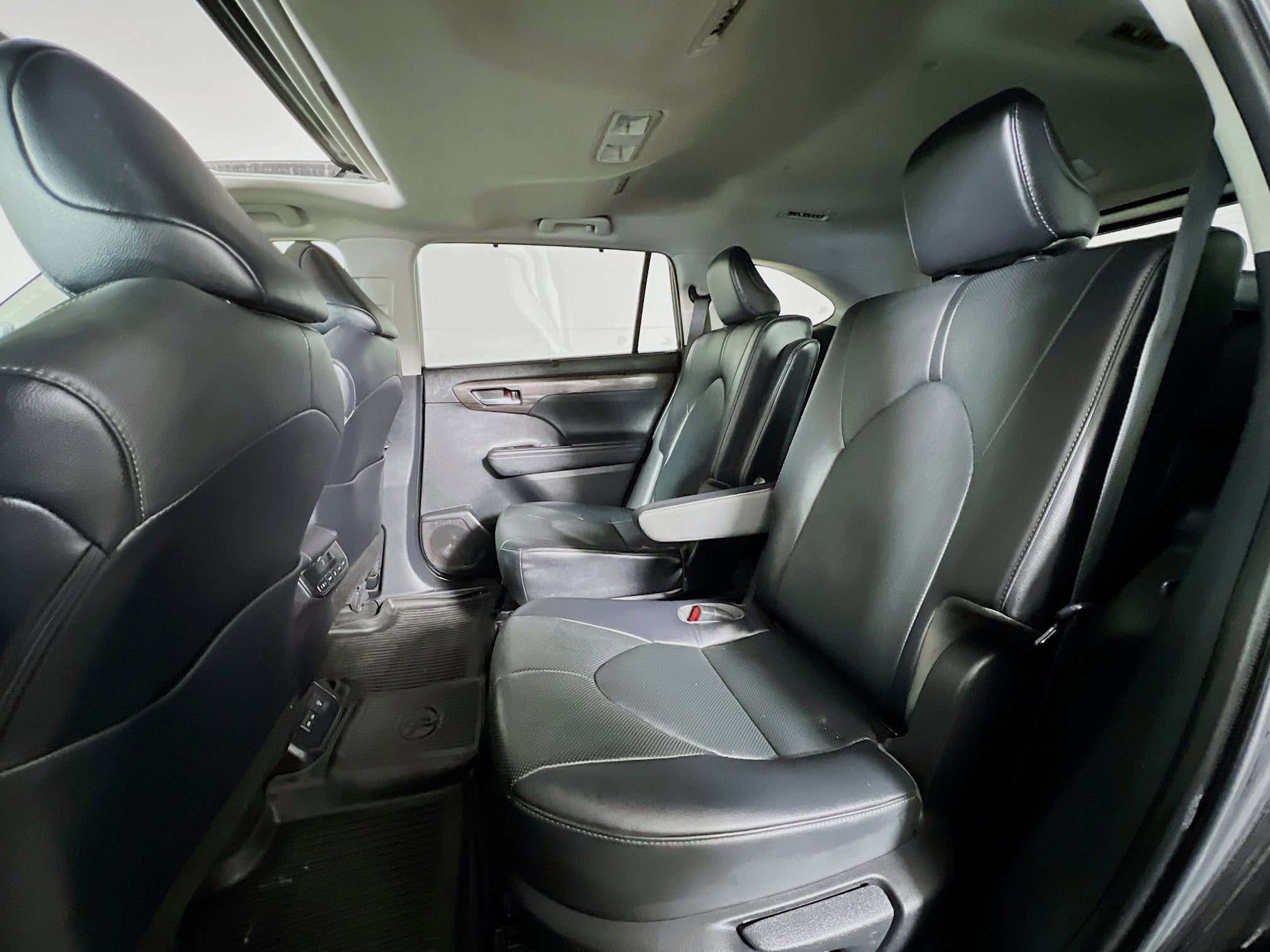 2023 Toyota Highlander Base