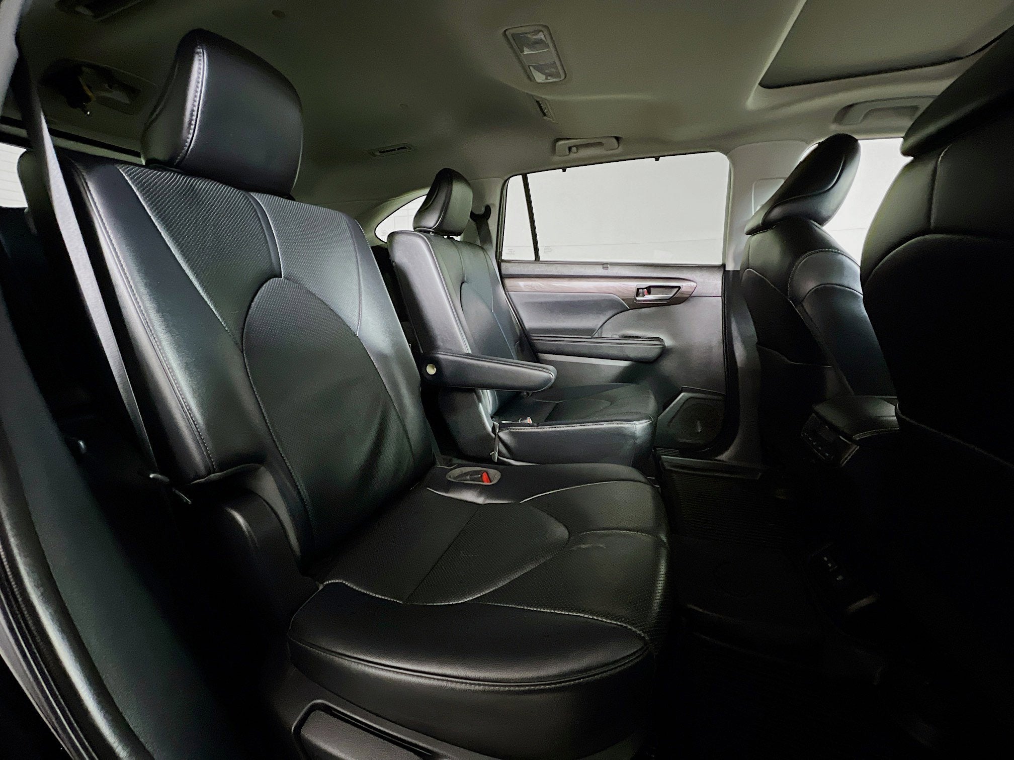 2023 Toyota Highlander Base