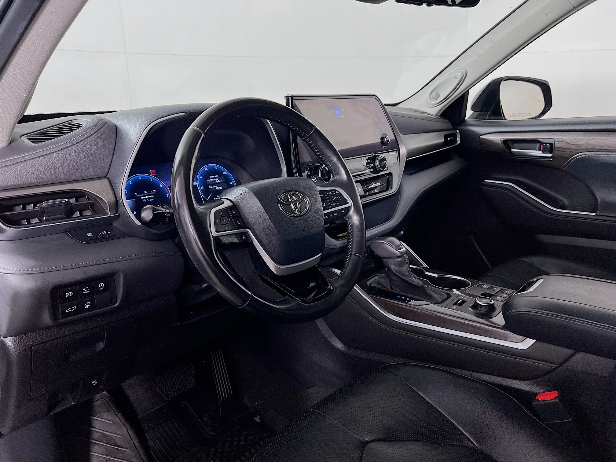 2023 Toyota Highlander Base