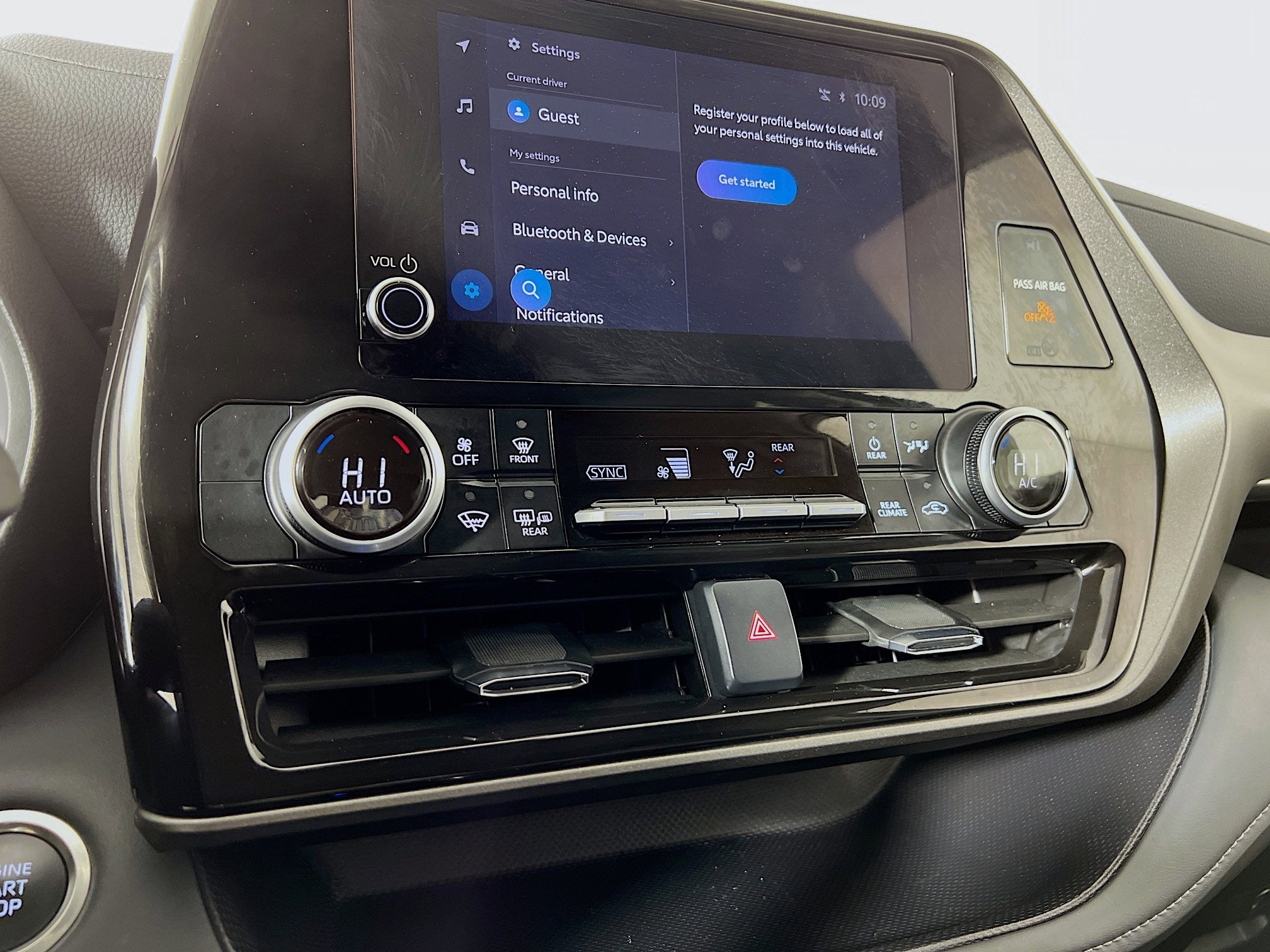 2025 Toyota Highlander Base