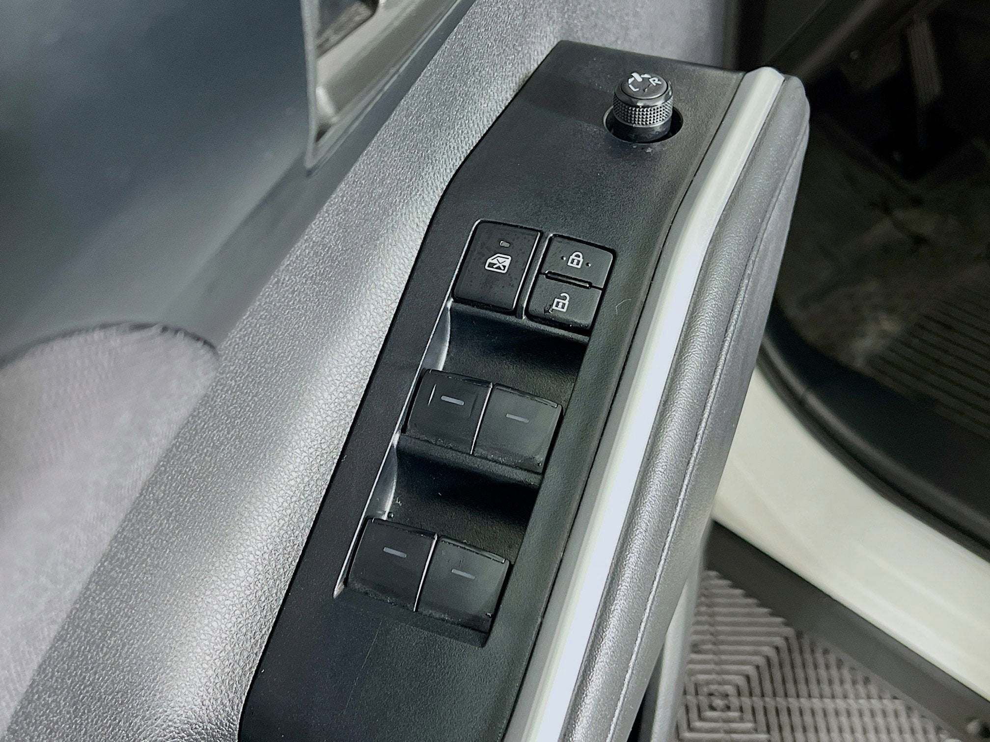 2025 Toyota Highlander Base